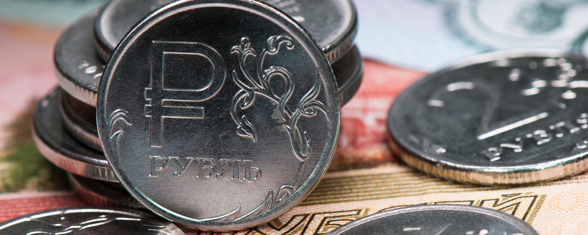 Курс рубля снизился после заявлений Рябкова о переговорах с США