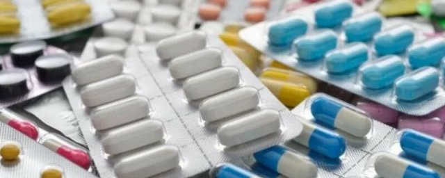 Кабмин перечислит дополнительно свыше 20 млрд рублей на лекарства против COVID-19