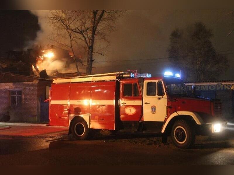 В Забайкалье при тушении пожара в кафе взорвался газовый баллон