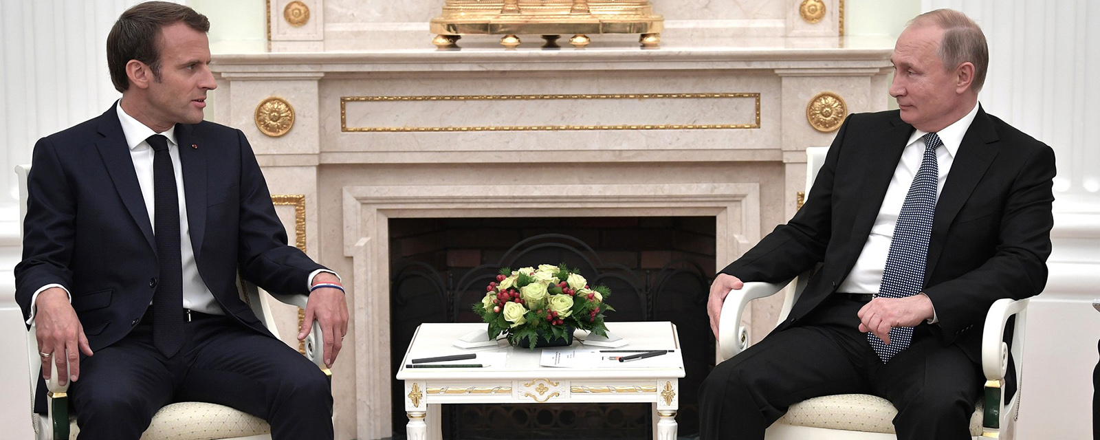 Переговоры Путина и Макрона продлились более пяти часов