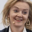 Глава МИД Британии заразилась коронавирусом