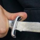 В Смоленске мужчина совершил нападение на прохожую с ножом